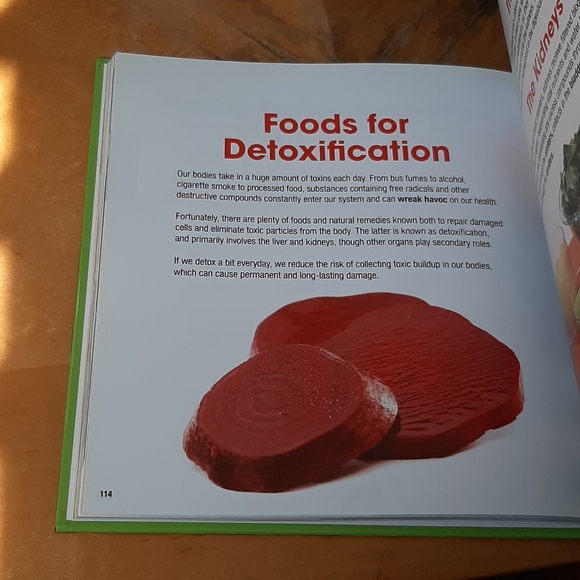 Nwot, hardcover Nutribullet healing foods book - Picture 5 of 11